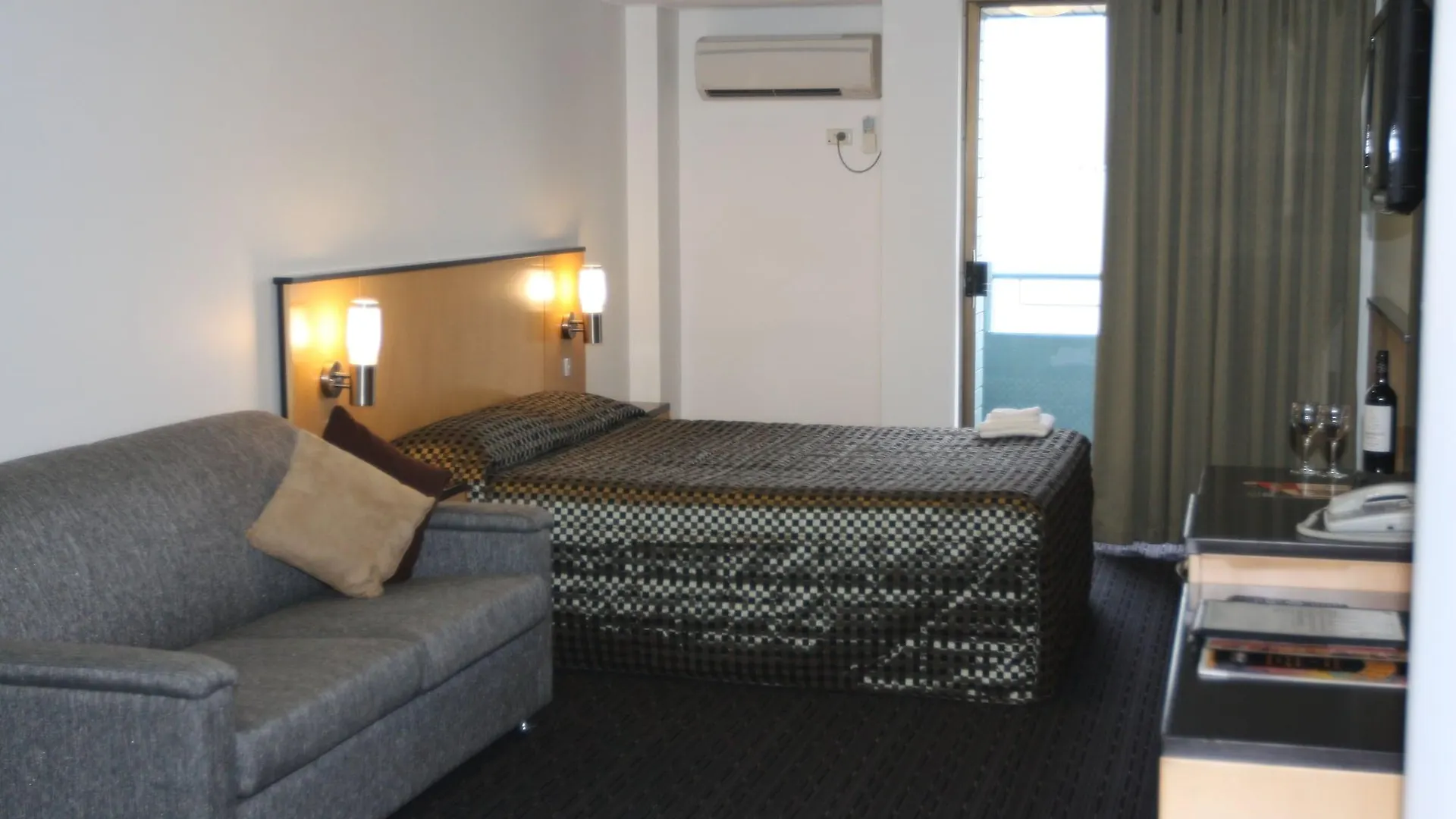 *** Hotel Comfort Inn & Suites Goodearth Perth Australia